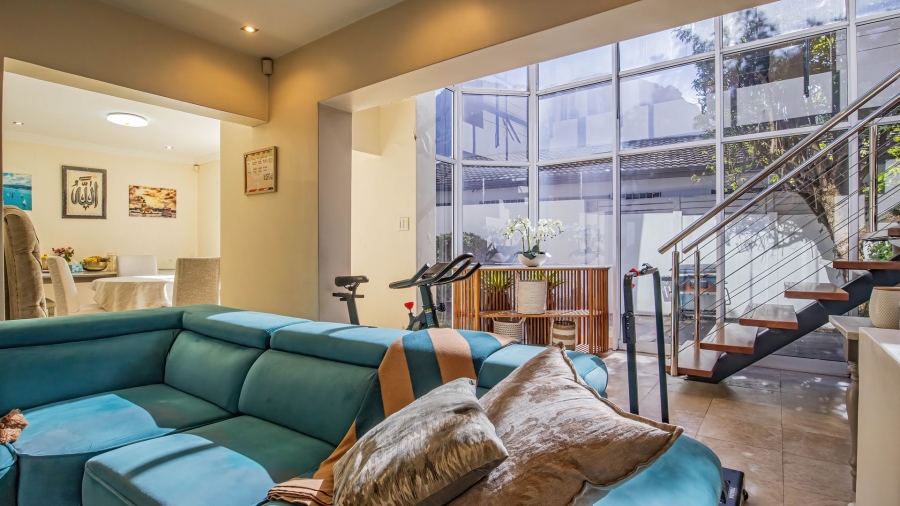 6 Bedroom Property for Sale in Newlands Western Cape